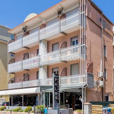 Hotel Palma Benessere リミニ エクステリア 写真