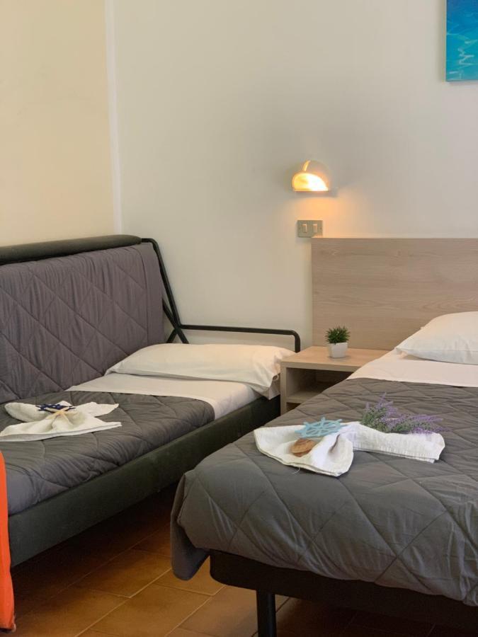 Hotel Palma Benessere リミニ エクステリア 写真